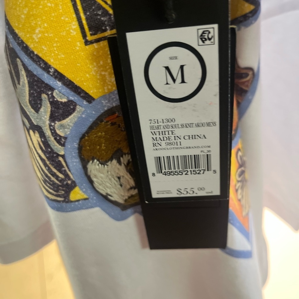 Sz med Akoo Heart Soul White Tee with Colorful Graphic - Picture 4 of 4